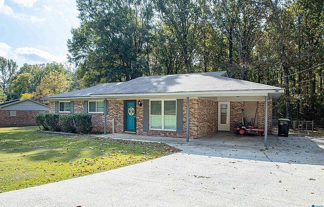 Photo of 289 Center Point Rd, Sylacauga, AL
