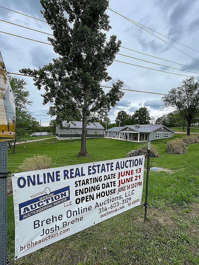 Image of 400 Broadway Ave