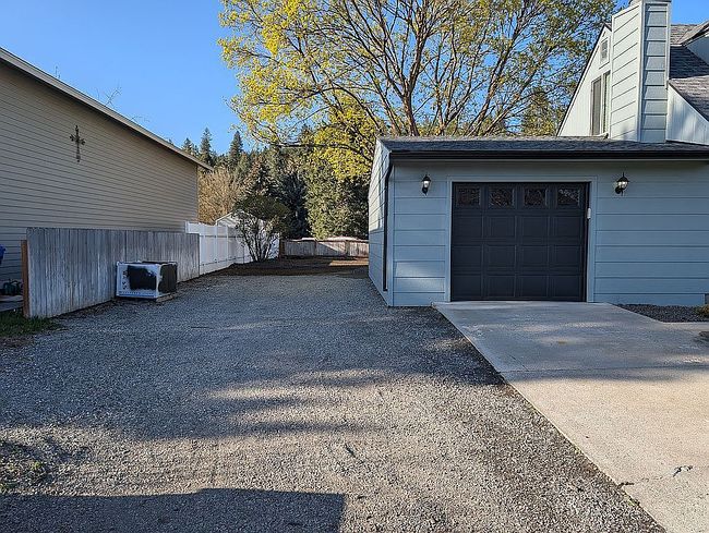 Image of 16021 E Broad Ave
