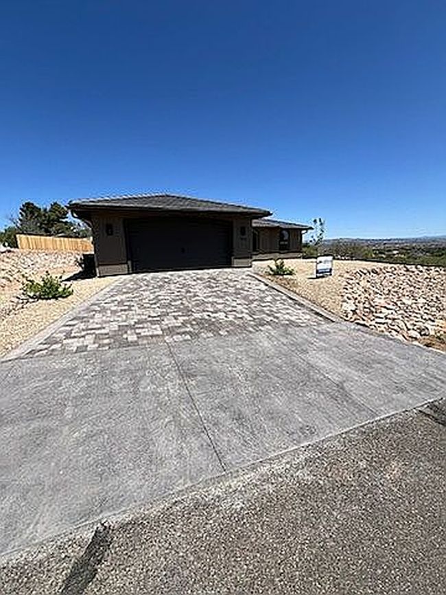 Image of 1600 E Hombre Dr