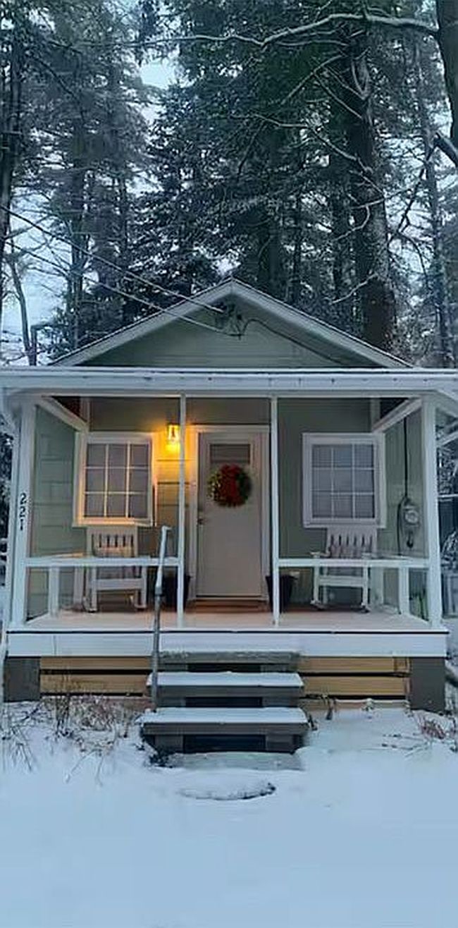 Image of 221 John St