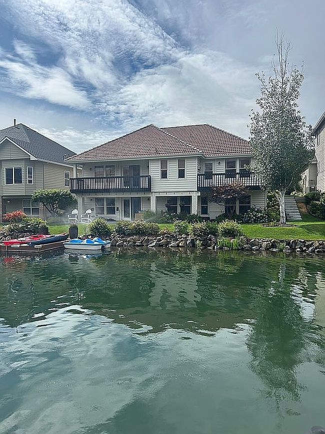 Photo of 2005 Lakeview Dr, Yakima, WA