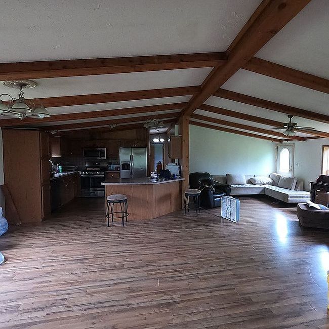 Image of 2146 Lake Shore Rd