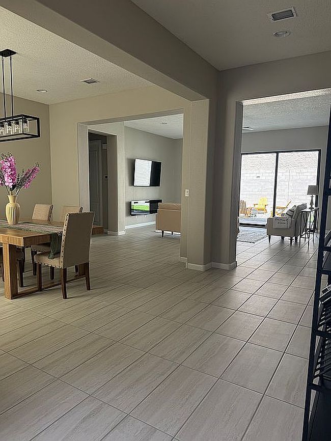 Additional photo 3 of property located at 1715 Deer Valley Trl Nw