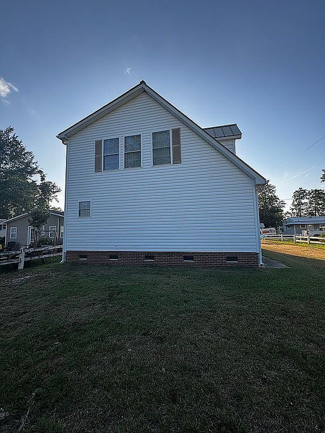 Photo of 112 Pine Ave, Elizabethtown, NC