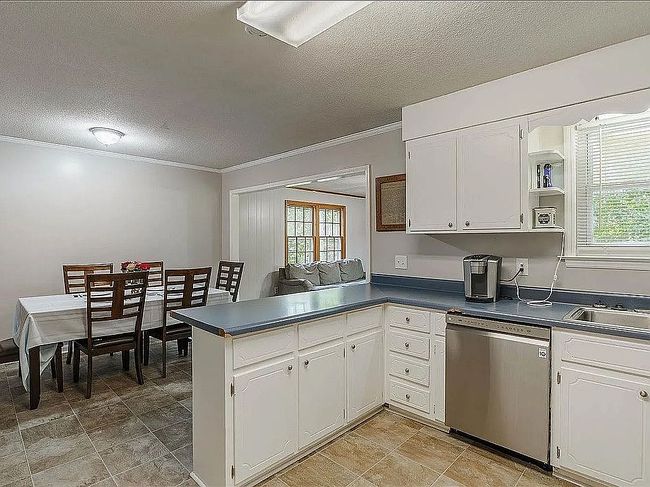 Image of 2126 Rolling Hills Rd