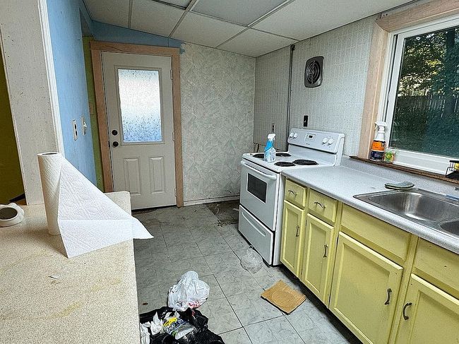 Additional photo 2 of property located at 924 W 23rd St