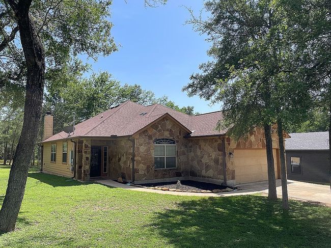 Photo of 179 E Keanahalululu Ln, Bastrop, TX