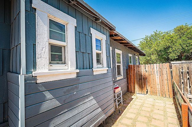 Photo of 220 Palm Pl, Pomona, CA