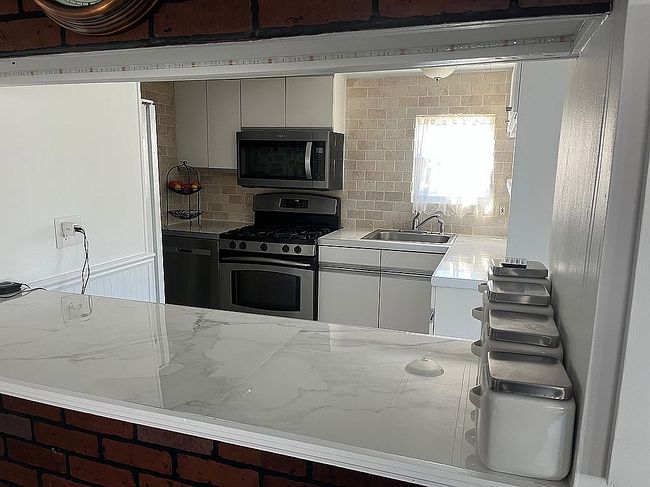 Photo of 74 Maple St, East Quogue, NY