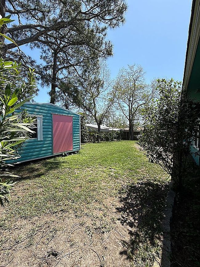 Image of 6413 Pine Dr
