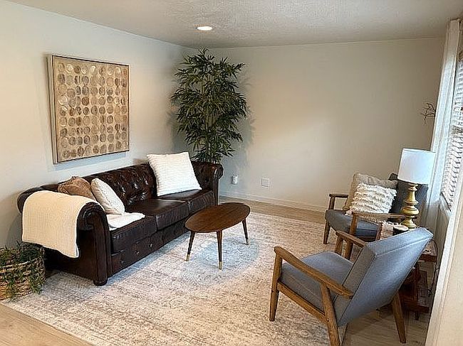 Photo of 5289 S Shore Dr, Clear Lake, IA