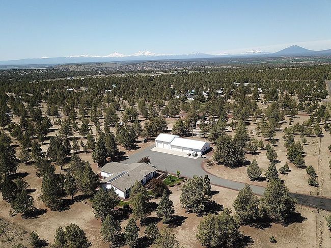 Photo of 6983 Sw Mustang Rd, Terrebonne, OR