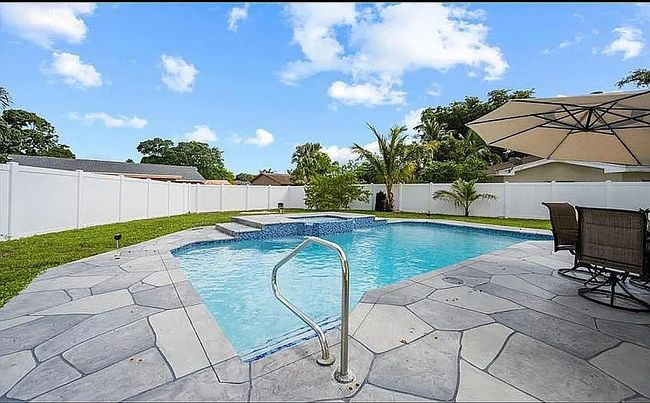 Photo of 246 Natchez Ct, Royal Palm Beach, FL