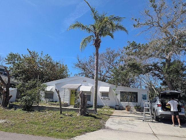 Image of 16104 2nd St E