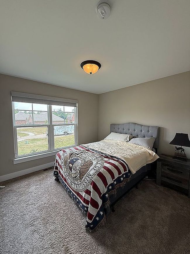 Photo of 10700 Leo Farm Pl, Louisville, KY