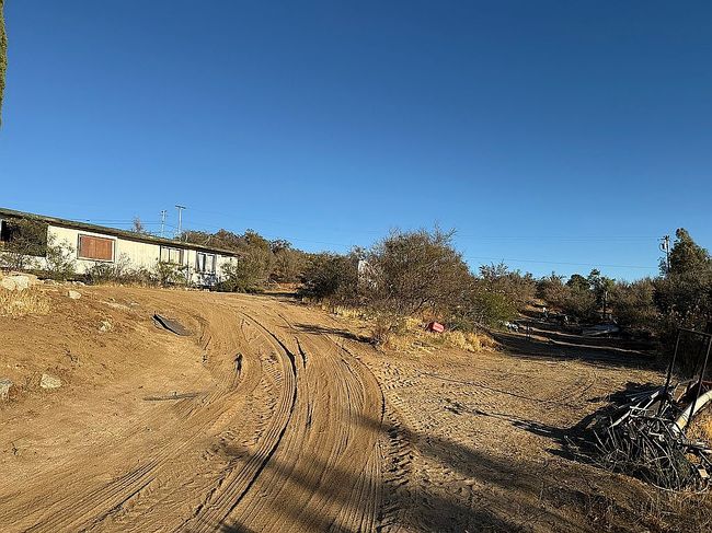 Photo of 58965 Burnt Valley Rd, Anza, CA