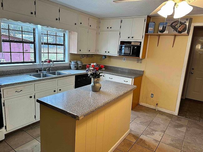 Image of 194 Foxridge Trl