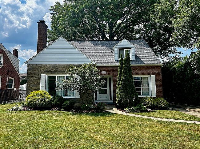Photo of 1466 Parkwood Rd, Lakewood, OH