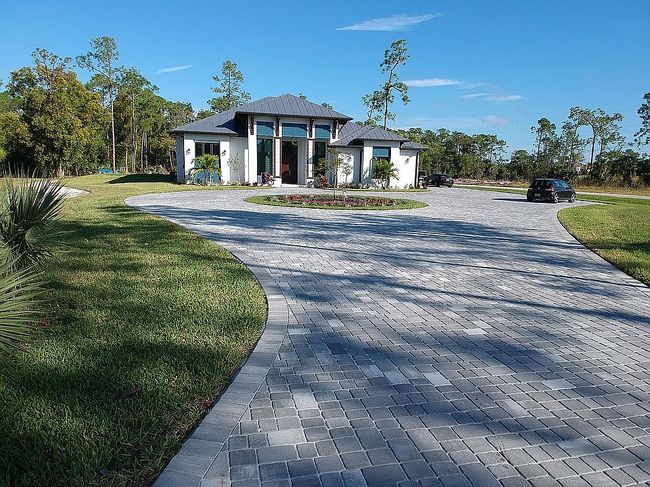 Photo of 6423 Livingston Woods Ln