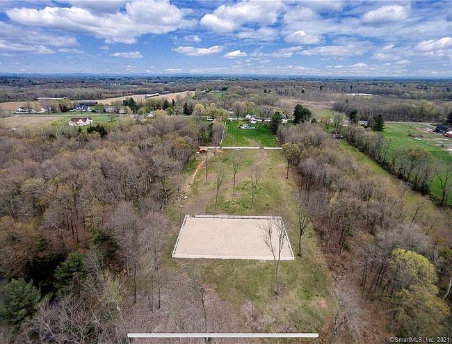 Photo of 271 N Grand St, West Suffield, CT