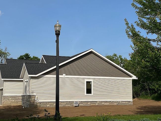 Photo of 102 Nicole Dr, Brooklyn, MI