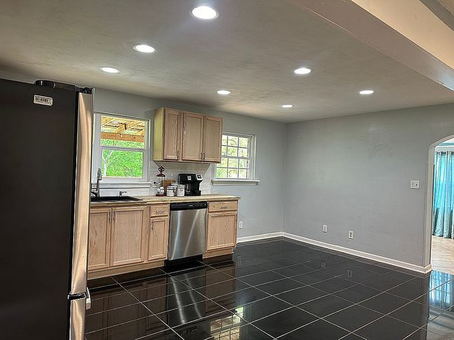 Image of 1241 2nd St Se