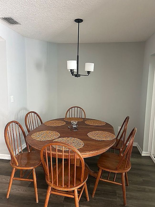 Preview of property located at 221 Cacique Dr
