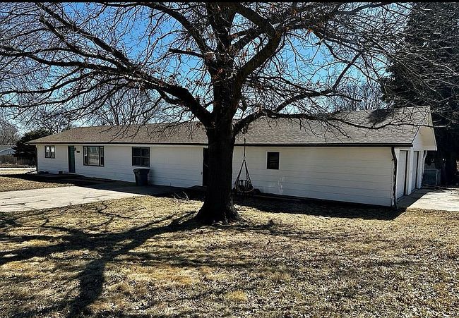 Photo of 301 W Nile St, Cairo, NE