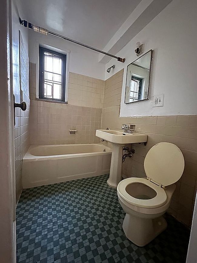 Photo of 2053 Mcgraw Ave Apt 3G, Bronx, NY