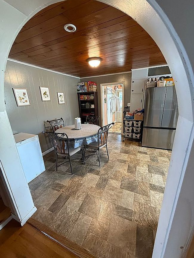 Image of 211 Valley Dr
