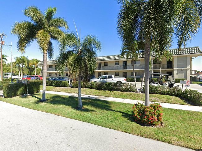 Photo of 326 Northlake Dr Apt 101, North Palm Beach, FL