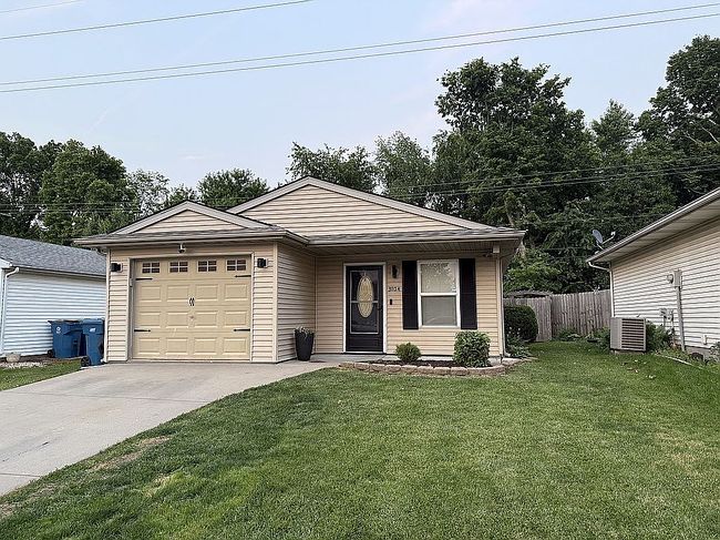 Photo of 3104 Lakeshire Dr, Springfield, IL