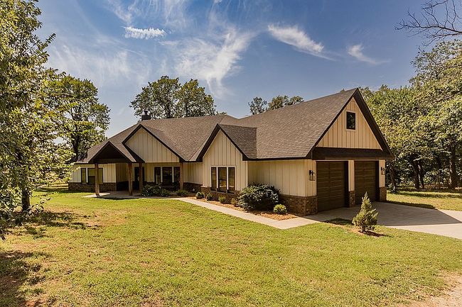 Photo of 2218 N Prairie Rd