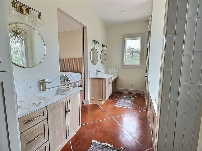 Photo of 1186 Old Pearsall Rd, Jourdanton, TX