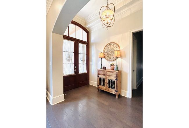 Additional photo of property located at 302 Gleneagles Cir