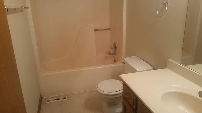 Additional photo 2 of property located at 829 Sunflower St