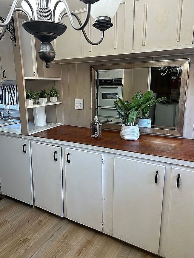 Image of 9340 Foothill Blvd Trailer 62