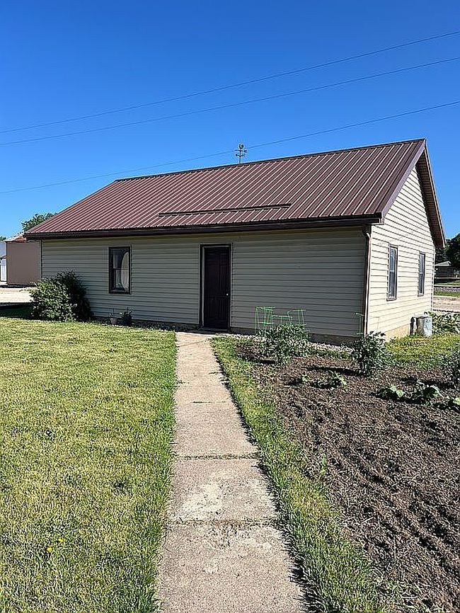 Photo of 133 E Greene St, Postville, IA