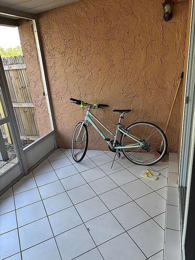 Image of 1718 Azalea Ct Apt B