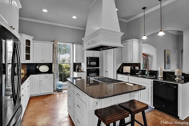 Photo of 343 Saint Charles Blvd, Shreveport, LA