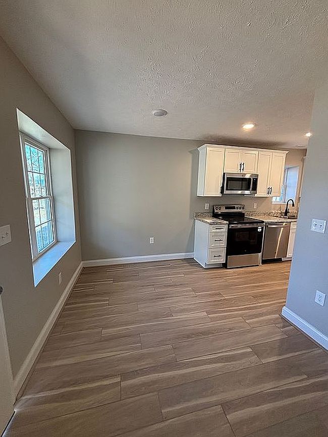 Image of 402 W Rock Rd