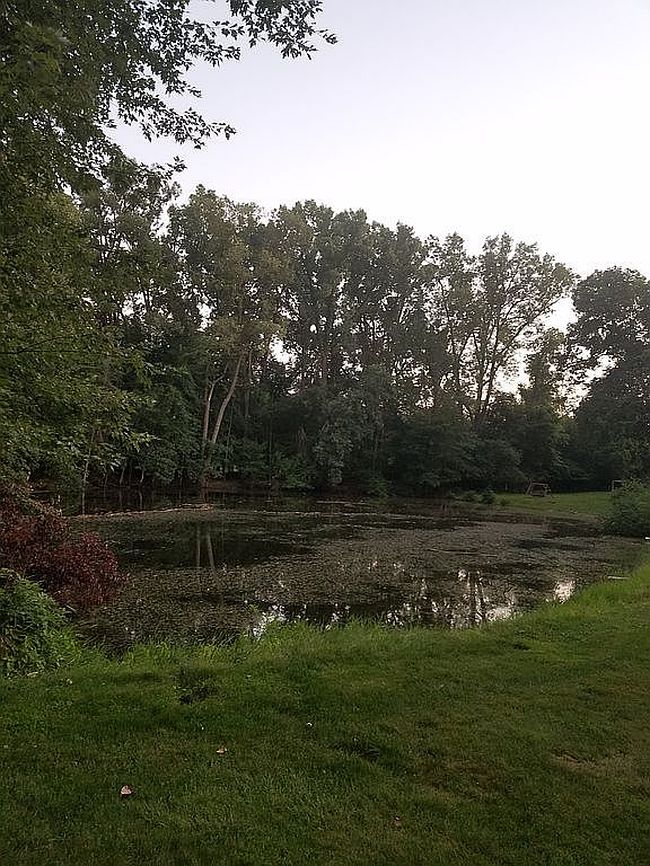 Photo of 4555 Arrowhead Rd, West Bloomfield, MI
