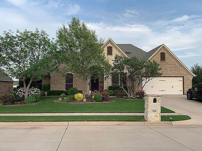 Photo of 3216 Ferry Boat Ln, Granbury, TX