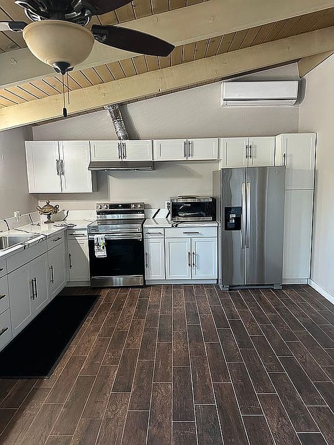 Preview of property located at 699 Lakeview Dr