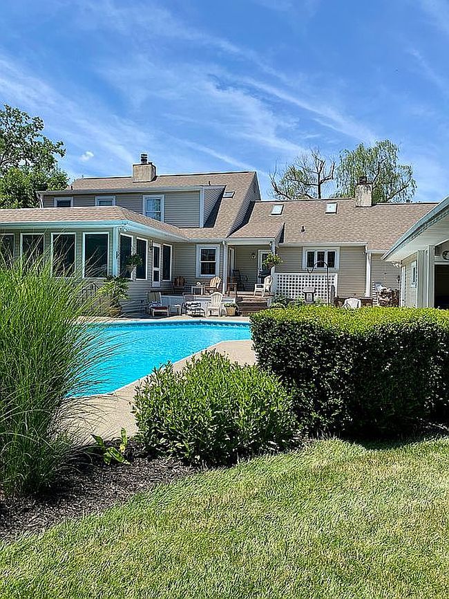 Photo of 2479 Charwood Ct, Cincinnati, OH