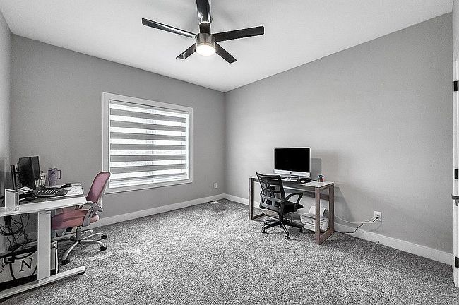 Photo of 16424 N Valley Dr, Urbandale, IA