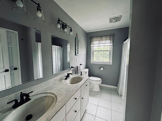 Photo of 6 Warfield Rd, Mendon, MA