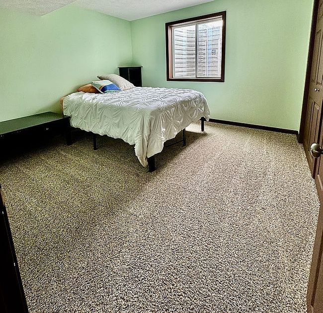 Photo of 1305 E 16th St, Kearney, NE