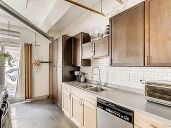 Image of 1777 E 39th Ave
